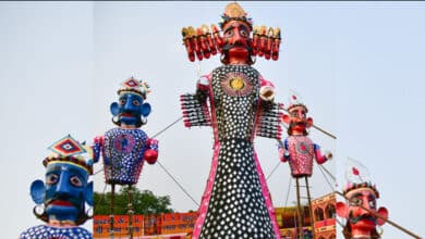 Governors, CMs of Telugu states greet people on Dussehra