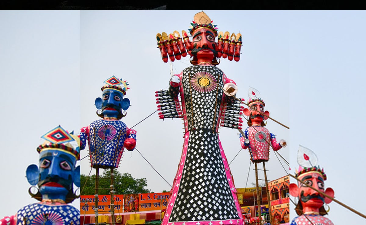 Governors, CMs of Telugu states greet people on Dussehra