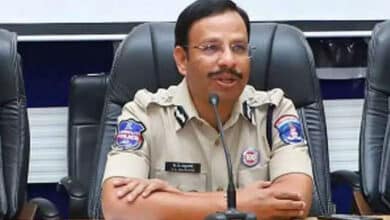 Hyderabad Police Commissioner warns against mobile phone use while driving