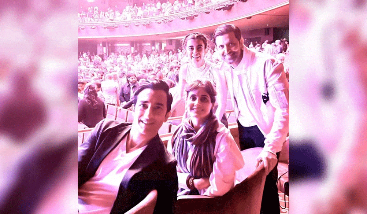 Hrithik Roshan, girlfriend Saba Azad enjoy an evening full of music and dance
