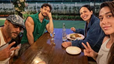 Tiger Shroff enjoys cozy dinner outing with father Jackie, Mother Ayesha and sister Krishna