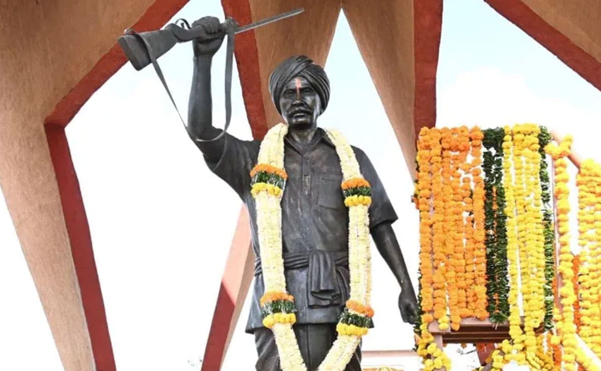 Tributes paid to tribal warrior Kumaram Bheem on death anniversary